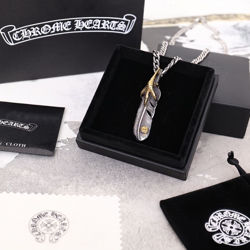 Ch**me He**ts necklaces